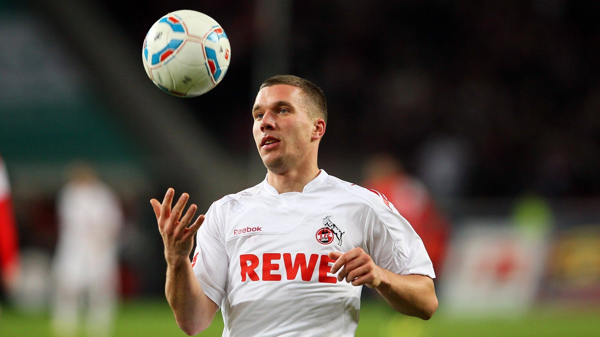 出发滑行段速度控制成优势，发生滑行时轮轨间